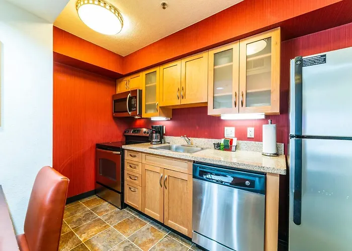Metro Extended - Queen Apartment